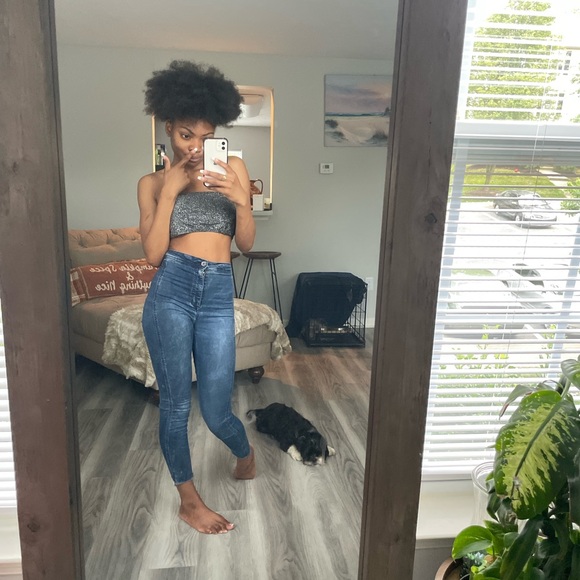 Silver Glitter Sleeveless Halter Croptop - Picture 3 of 10